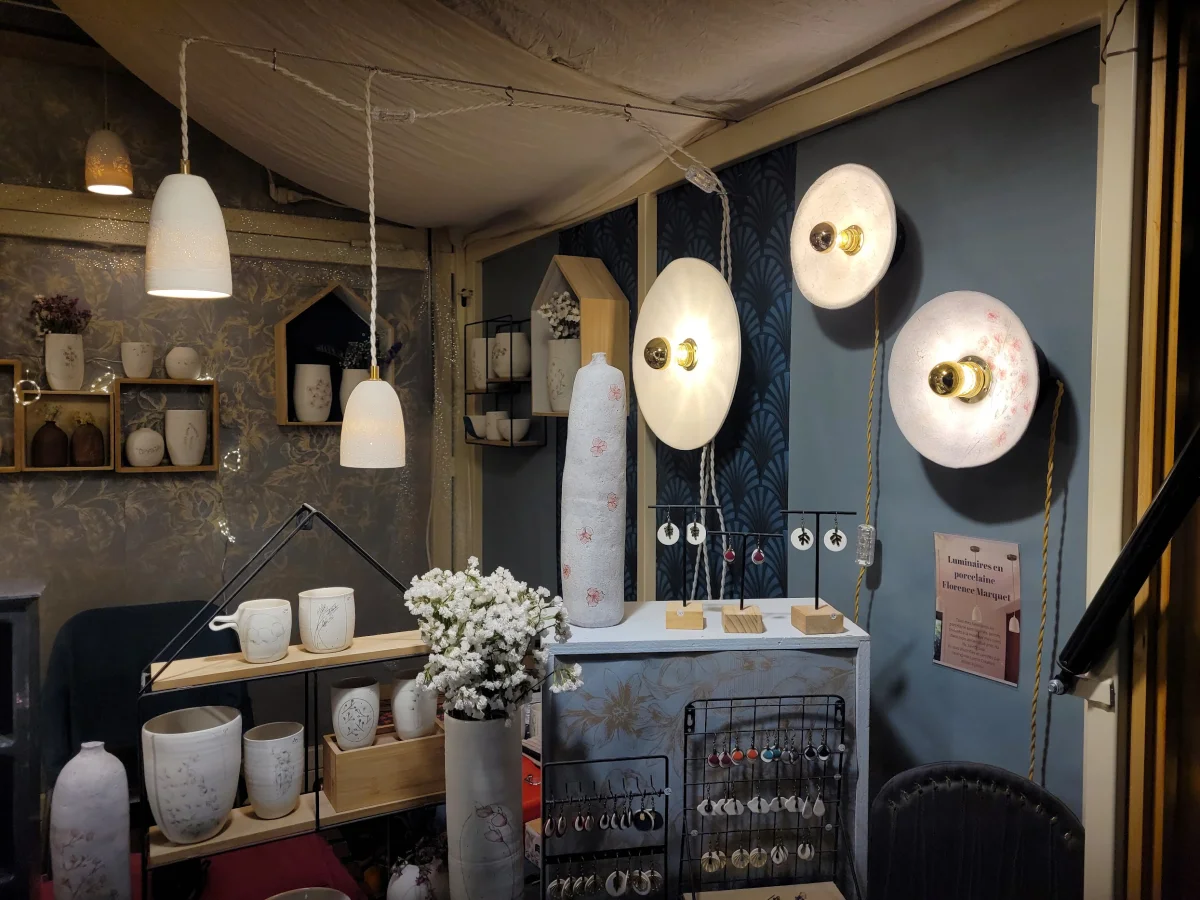 Suspensions et appliques en céramique